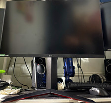 LG UltraGear 27GP850-B 27in QHD IPS LED 180Hz 1ms G-SYNC Gaming Monitor picture