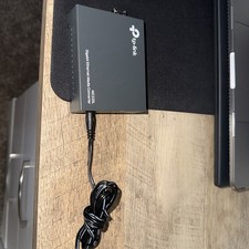 tp-link MC220L Gigabit Ethernet Media Converter picture