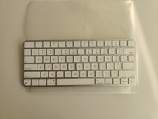 Apple Magic Keyboard Keyboard A2450 QWERTY picture