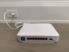 ***MINT*** Ubiquiti Networks USW-PRO-8-PoE picture