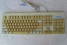 White Micron PC PS/2 Keyboard model 5121 picture