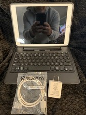 Apple iPad 7th Gen 10.2in 32GB Wi‑Fi Silver 3GB A10 A2197 ZAGG Case bundle picture