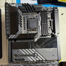 ASUS ROG Crosshair X670E Extreme ATX AM5 AMD DDR5 Gaming Lanes for 2x AI GPUs picture