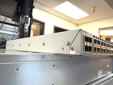 Arista DCS-7160-32CQ-R 7160 High Capacity 32 x 100GbE QSFP ( DAMAGED ) picture