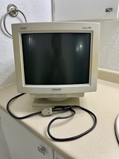 Vintage 1992 Sony Trinitron CPD-1430 Multiscan HG 14” CRT Monitor Powers On READ picture