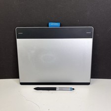 Wacom Drawing Tablet w/ Pen CTH-680 Intuos Medium Creative Pen & Touch - WORKS picture