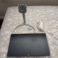 LG 27BL85U-W 27-inch 4K UHD IPS Monitor in excellent working condition picture