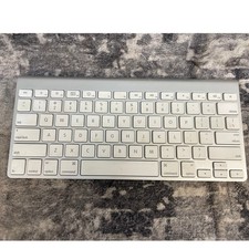 Apple Wireless Keyboard A1314 Silver Bluetooth Compact Mac Accessory picture