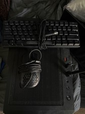 Sky tech Gaming Pc. Plus keyboard mouse and monitor. NVIDIA GEFORCE 4060. picture
