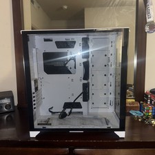 Lian Li O11D XL-W Tempered Glass ATX Tower Case - White picture