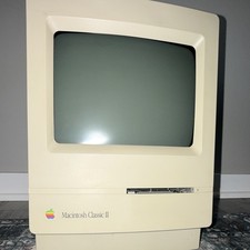 Apple Macintosh Classic II M4150 Vintage All-In-One Home Computer picture