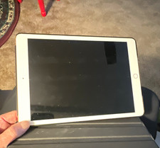 Apple iPad 9.7in 32GB Wi‑Fi Black Tablet Touchscreen Home Button 8 th generation picture