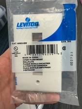 LEVITON 40803-BW 3 Port White QuickPort Flush Mount Wallplates picture
