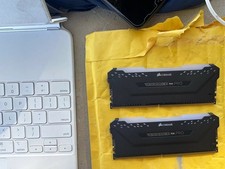 Corsair Vengeance RGB Pro 16GB (2x8GB) DDR4-3200 DIMM RAM CMW16GX4M2Z3200C16 picture