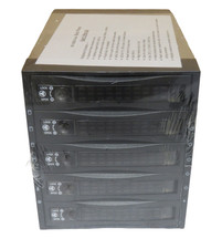 SNT SNT-3051 SAS 5x SAS/SATA Drive Bay In 3x5.25