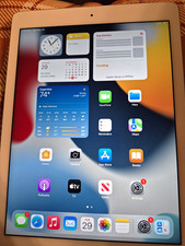 Apple iPad (A1566) 9.7in 32GB Wi‑Fi iOS Tablet - Silver 9.7