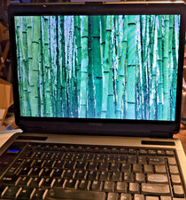Toshiba Satellite A135-S4527 Laptop with original CDs Books Carton picture