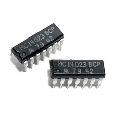 Motorola Triple 3-Input NAND Gate IC MC14023BCP DIP-14 Vintage 1979 NOS 2pcs picture
