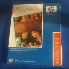 HP Premium Glossy Photo Paper Inkjet 8.5x11 White 240 g/m² 15 Ct C6039A picture