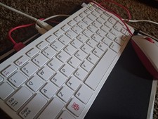 Raspberry Pi 400- COMPUTER KIT picture
