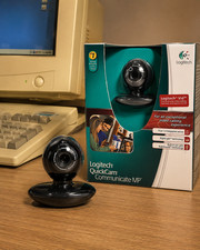 Logitech QuickCam Communicate MP Webcam V5500 Black 1.3MP USB Mic Box picture