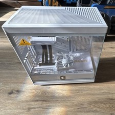 HYTE Y40 Snow White ATX Mid Tower Case Tempered Glass USB Ports Steel picture