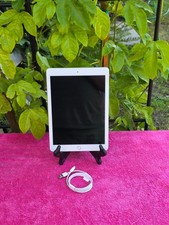 Apple iPad 6th Generation Wi-Fi 32GB Model A1893 - Gray 9.7