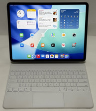 Apple iPad Air 13 A3268 128GB, Wi-Fi 13 in - Space Grey w/ Apple Magic Keyboard picture