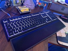 Razor Ornata V2, Razer Basilisk and Razer Mouse Dock Chroma Combo Bundle picture