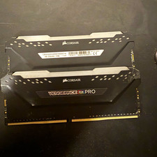 Corsair Vengeance RGB Pro 32GB (4x8GB) DDR4-3200 DIMM RGB CMW32GX4M4C3200C16 picture