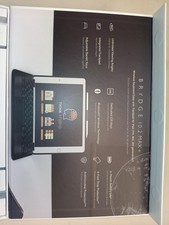 Brydge 10.2 Max+ Wireless Keyboard case with Trackpad for iPad (NOB picture
