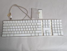 Apple White Wired Keyboard A1048 +remote 2 USB Port for iMAC Tested / DIRTY picture