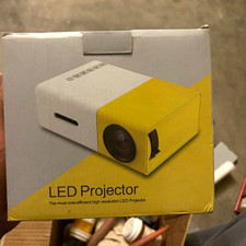 LED Projector TFT LCD Desktop 4:3 320x240 800:1 Contrast Yellow/White picture
