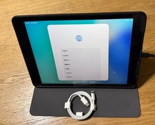 Apple iPad 8th Generation 32 GB Wi-Fi+4G 10.2
