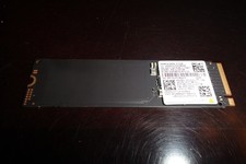 Samsung PM991a MZ-VLQ512B 512 GB NVMe 80mm Solid State Drive (95%) picture