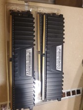 Corsair Vengeance LPX 16GB (2x8GB) DDR4-3000 CL15 RAM CMK16GX4M2B3000C15 picture