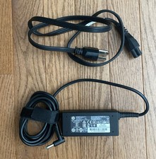 Hp Charger, Blue Tip, 45W, Input: 100-240 V ~50-60Hz (1.1A), Output: 19.5V 2.31A picture