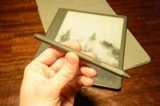 Kindle Scribe with Premium Pen and Folio, 1st gen 32gb , Excellent Condition picture