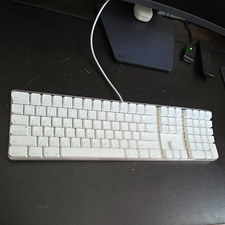 Apple Apple Keyboard USB Wired A1048 Compact White QWERTY Standard English picture