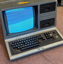 Radio Shack Tandy TRS-80 Model Mk3 III 26-1066 48k Ram DUAL DRIVE CRT Works picture