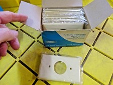 Leviton 86004 10 Pack 1-Gang Single 1.406in. Hole Device Receptacle Wallplate picture