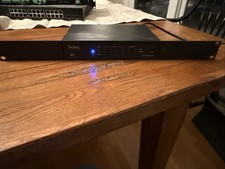 ARAKNIS NETWORKS AN-300-RT-4L2W w/ Rack Ears - WORKING - picture
