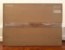 Samsung Smart Monitor M8 32in 4K UHD LCD White picture