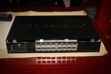 LINKSYS ETHERFAST 4116 EF4116 16x port 10/100Mbps full duplex network switch picture