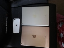 Lot of 2 Apple iPad Generation 8 and iPhone SE 2020 picture
