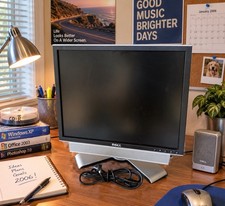 🍊2006 Dell UltraSharp 19” LCD Monitor w/ Power Cord | Model 1907FPT WORKS picture