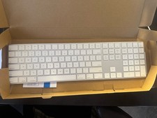 Apple A1243 MB110LL/A Wired Keyboard picture