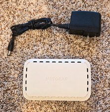 NETGEAR GS605v5 5-Port Gigabit Ethernet Unmanaged RJ-45 Standalone Switch picture