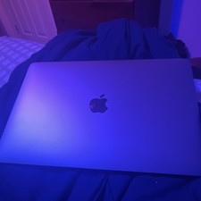 Apple MacBook Air 13in M1 8GB RAM 256GB SSD Silver Backlit Keyboard picture
