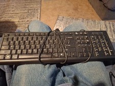 HP Keyboard SK-2085 Black 697737-001 Wired VERY NICE picture